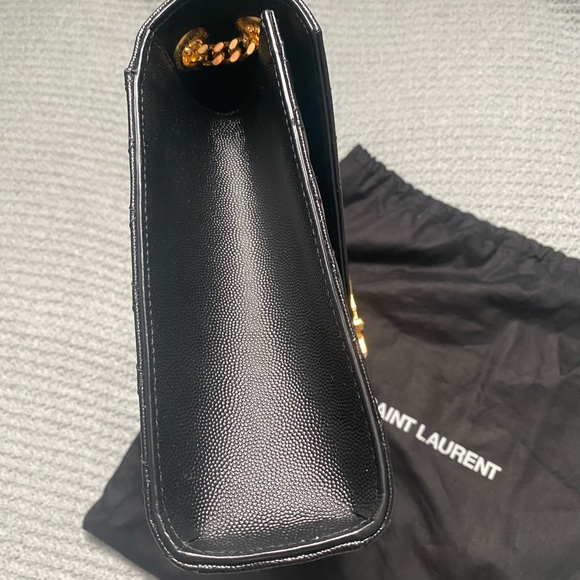 YSL Large Envelope Bag in Noir - Picture 6 of 12